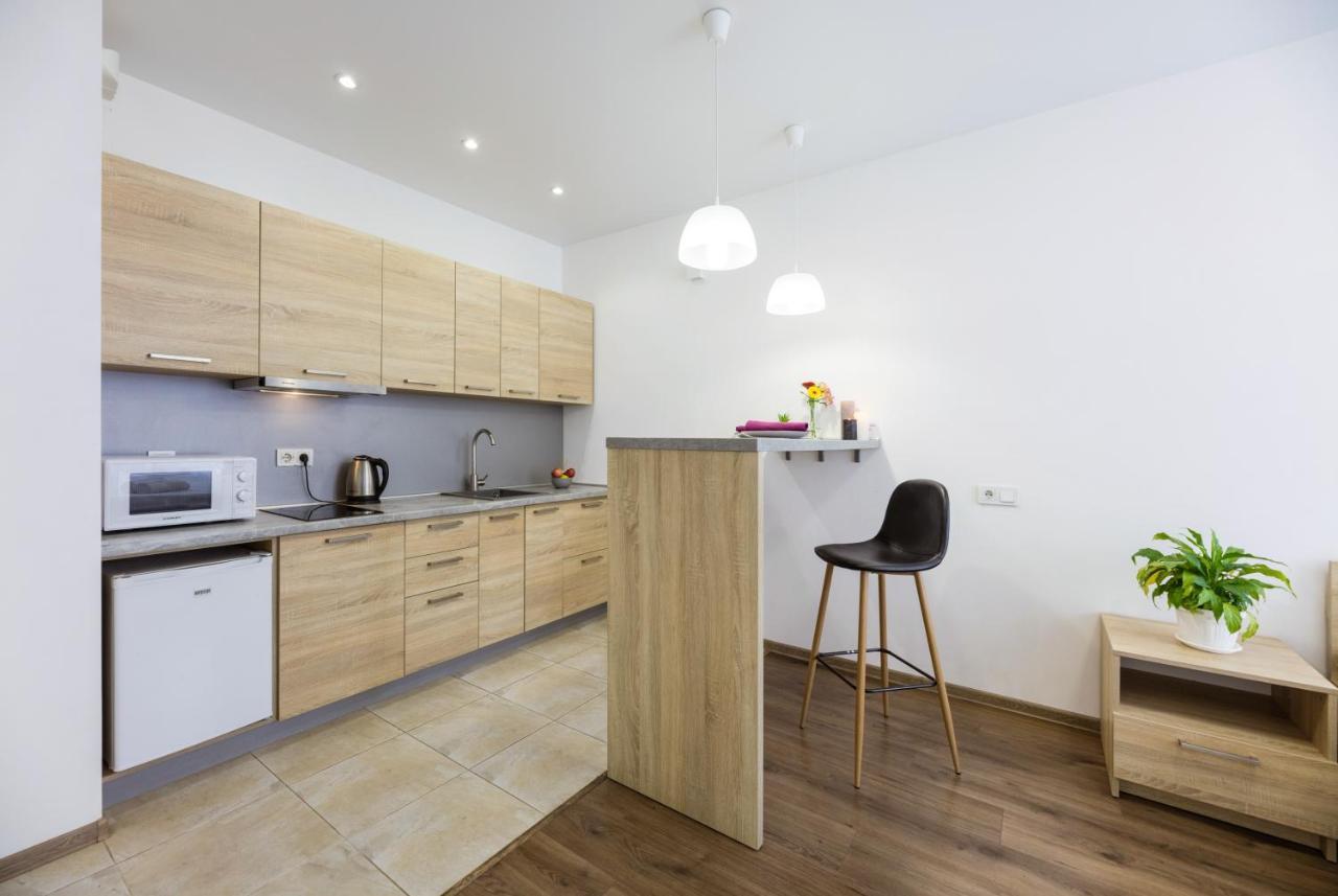 Nyvky Like Home - Studio - Apt 20 Kiev Exteriör bild