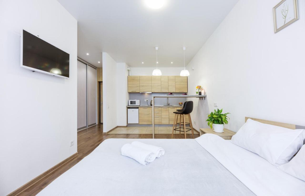 Nyvky Like Home - Studio - Apt 20 Kiev Exteriör bild